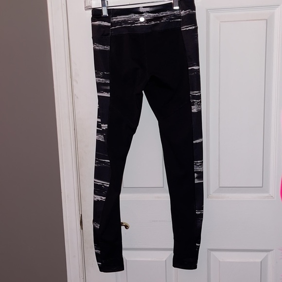 It Works Leggings - Picture 3 of 4